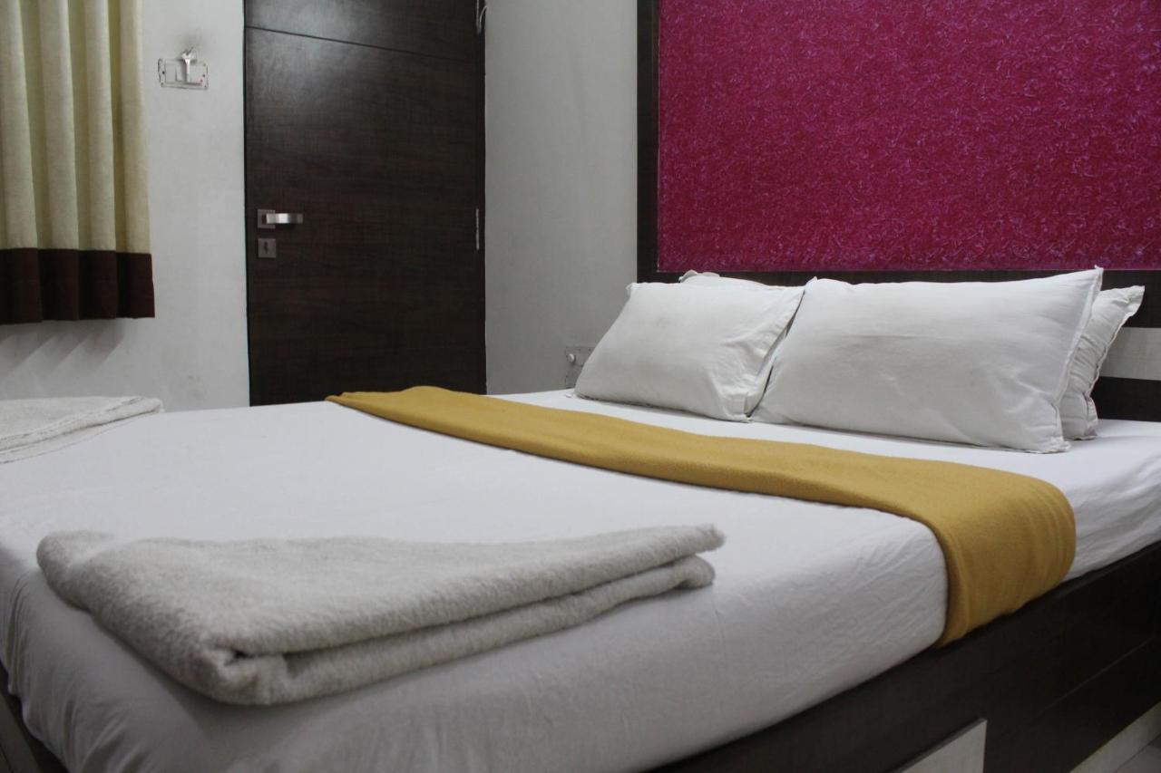 Hotel Ambica Daman Buitenkant foto